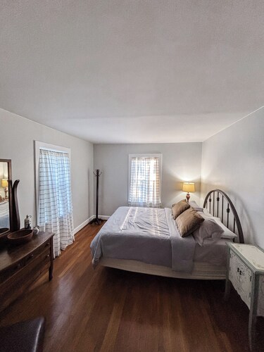 Cottage In Downtown Georgetown Within Walking Distance Of Shops and Restaurants