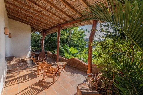 Pelican Eyes Hotel and Resort