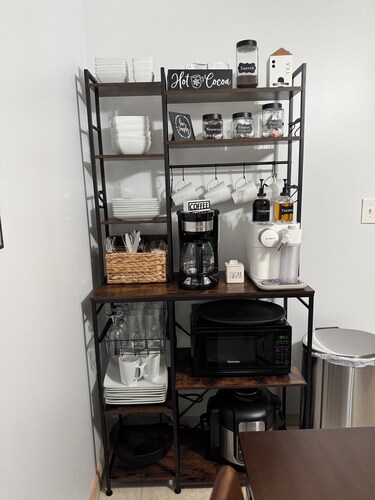 Charming 2-Bedroom Stay in Montezuma – Breakfast Included