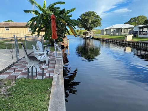 Lake Okeechobee Hideout - On the water