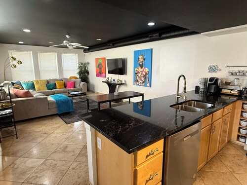 The BAX I Spacious I Walkable I Patios