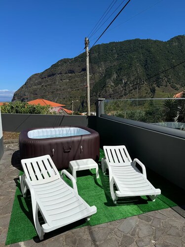 Holiday home with games and entertainment room