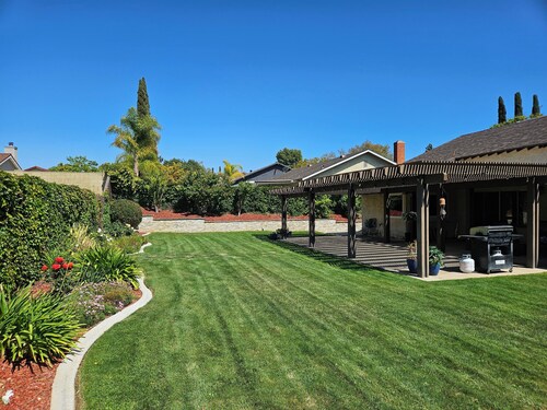 Charming 3-bedroom house in lovely Simi Valley with AC