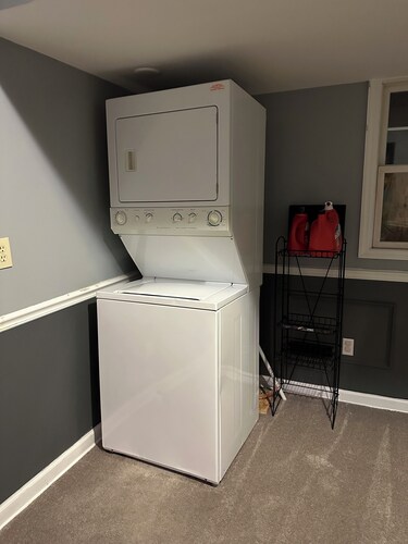 Spacious Clifton Park Townhome in Prime Location