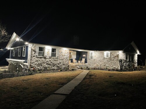 4-bedroom house in nice New Albany with AC