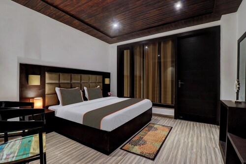 Hotel Aerotech  Near Delhi Airport