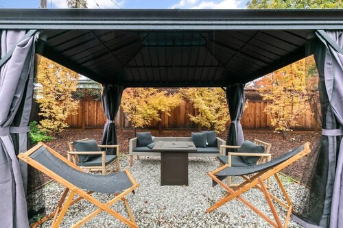 @ Marbella Lane - Modern 3broasis in Siliconvalley