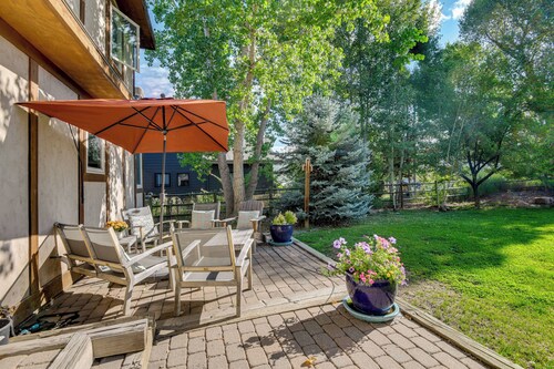 Bike, Hike & Ski: Artsy Steamboat Springs Retreat!