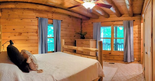 Amazing Views! 5-bedroom cabin only 5 miles from Snowshoe Village