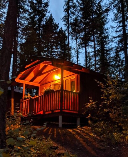 Timber Wolf Resort & Jeep Rentals