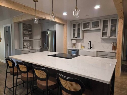 Newly renovated 3-bedroom house in Tok