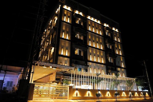 Hotel MS Pride - Prime Located