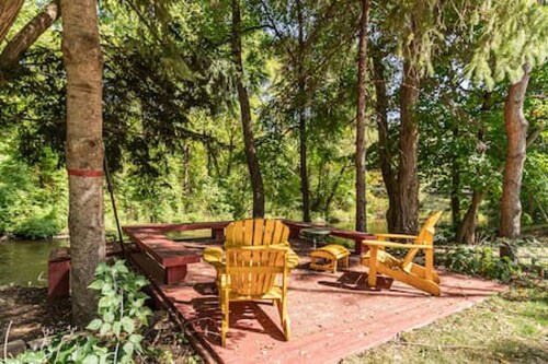 Rustic Riverfront Escape with Sauna in Burlington