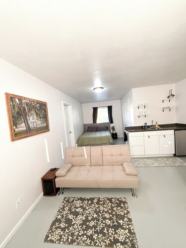 Charming 1-bedroom guest studio in Ferndale