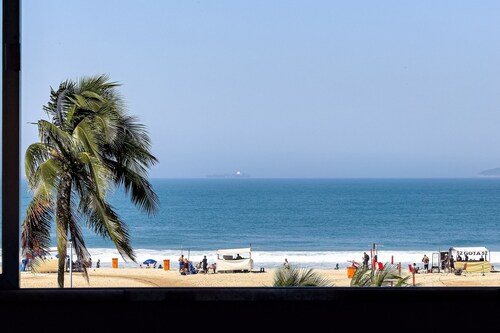 Copacabana – Av. Atlântica | 4 quartos, a poucos passos da Praia - por Casapē Rio