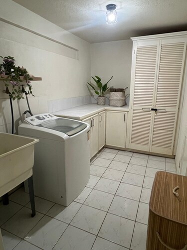 South Coast Vibes – Charming 2 Bedroom, 1 Bathroom Self-Contained Apartment