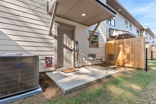Aubie's Reserve ~ New 2BR/2.5BA Townhome in Auburn