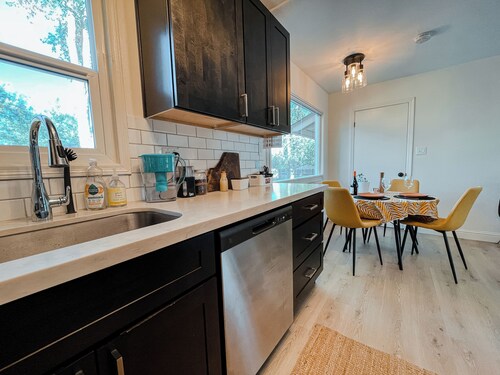 Modern, Cozy Reno-Tahoe Retreat w/ Office