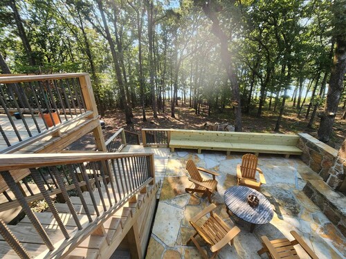 Relax & Recharge at The Nest – Lake Escape with Outdoor Fireplace & Hot Tub