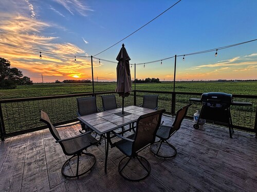 Santa Fe Chief Traincars Private and Secluded Retreat in the Country.