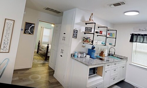 Blue Heron Cottage Charming2bedroom/2bath coastal cottage in Gulfport, Ms