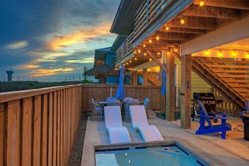 2 Homes, Sleeps 22 2 Private Pools, Firepit, Steps to Beach Boardwalk Access