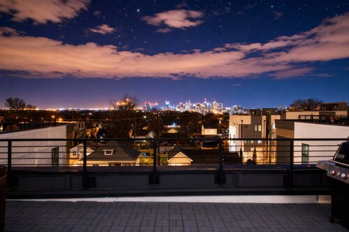 Nashville Escape With Skyline Deck and Hot Tub