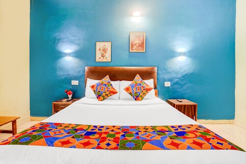 Fabexpress Elvin Balaji Beach Palace