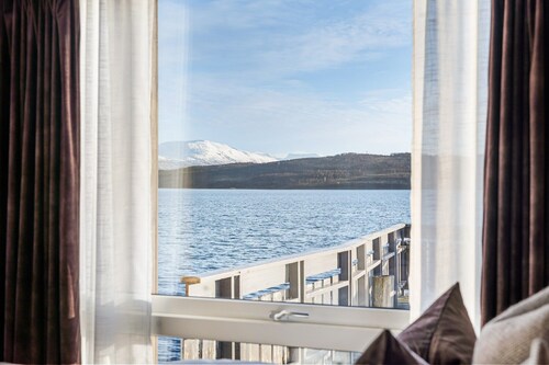 Steam Pier Adventure Hotel