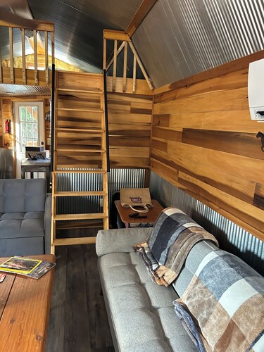 Serene villa with AC in charming Marion