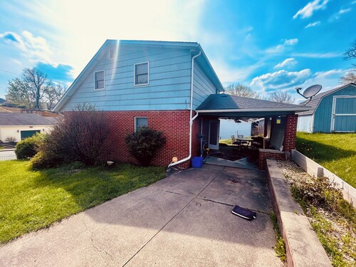 Single Family Home - Comfortable Two Bedroom -in Clarksburg