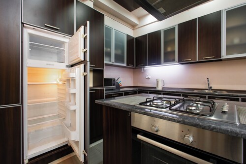 Apartment by Luxe Group DI8210