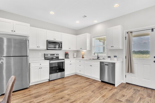 Columbus Comfort | 2BR Hideaway w/ Grill & Wi-Fi