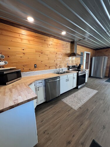 Charming 2-bedroom cabin in right next to Kinzua with AC