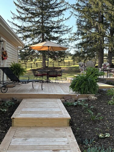 Newly Renovated 1890’s Cozy Farmhouse with all the Modern Comforts