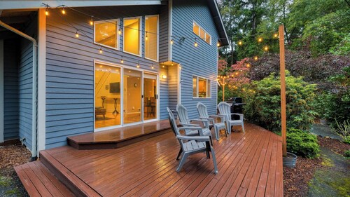 Stylish Forest Getaway on Whidbey Island Near Beaches, Wineries & Trails Cedarview Retreat by Avantstay
