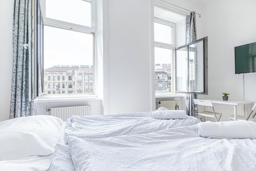 Charming 3BR Urban Retreat Vienna