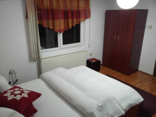 Bran Moieciu Escape by BuySellRent