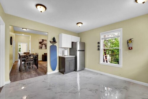 Spectacular and Spacious 3-bedroom apartment with AC and heater in Mount Vernon.