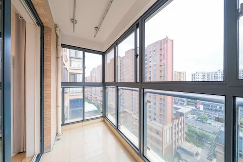 Tyms Changning Spacious 3BR 2BA APT