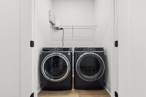 NEW Casa Sol Casa Cielo - Luxurious Newly Built Tampa Townhouses In Prime Location