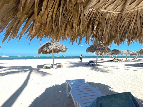 KORALES BEACH APARTMENTS