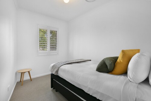 Spacious 4-bed Villa With Mediterranean Charm