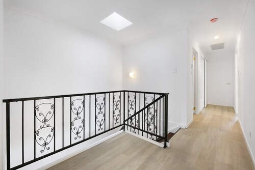 Spacious 4-bed Villa With Mediterranean Charm