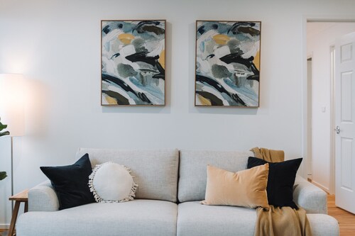 Lakeside 3-bed Apartment With Jacuzzi