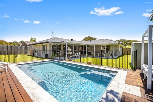 Family-friendly Home With Private Pool and BBQ