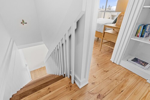 Stylish 2-bed Home Steps From Henley Beach