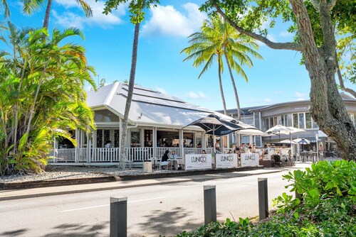 Beachfront 3-bed With Pool & Stunning Ocean Views