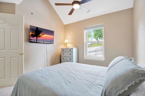 Amazing Views From Balcony, Loft & Gated Pool