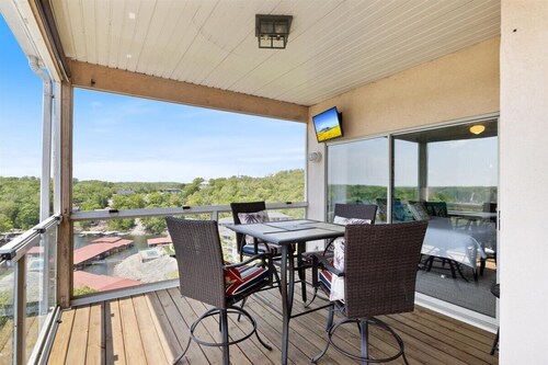 Family-friendly Condo w/ 2 Pools & Updated Deck on the 14mm